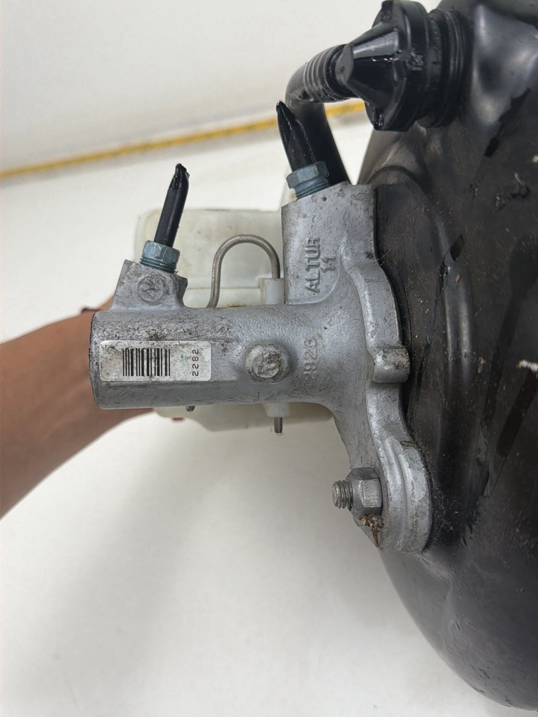 2012-2016 BMW 528i Power Brake Booster Master Cylinder w/ Reservoir 6796726 OEM