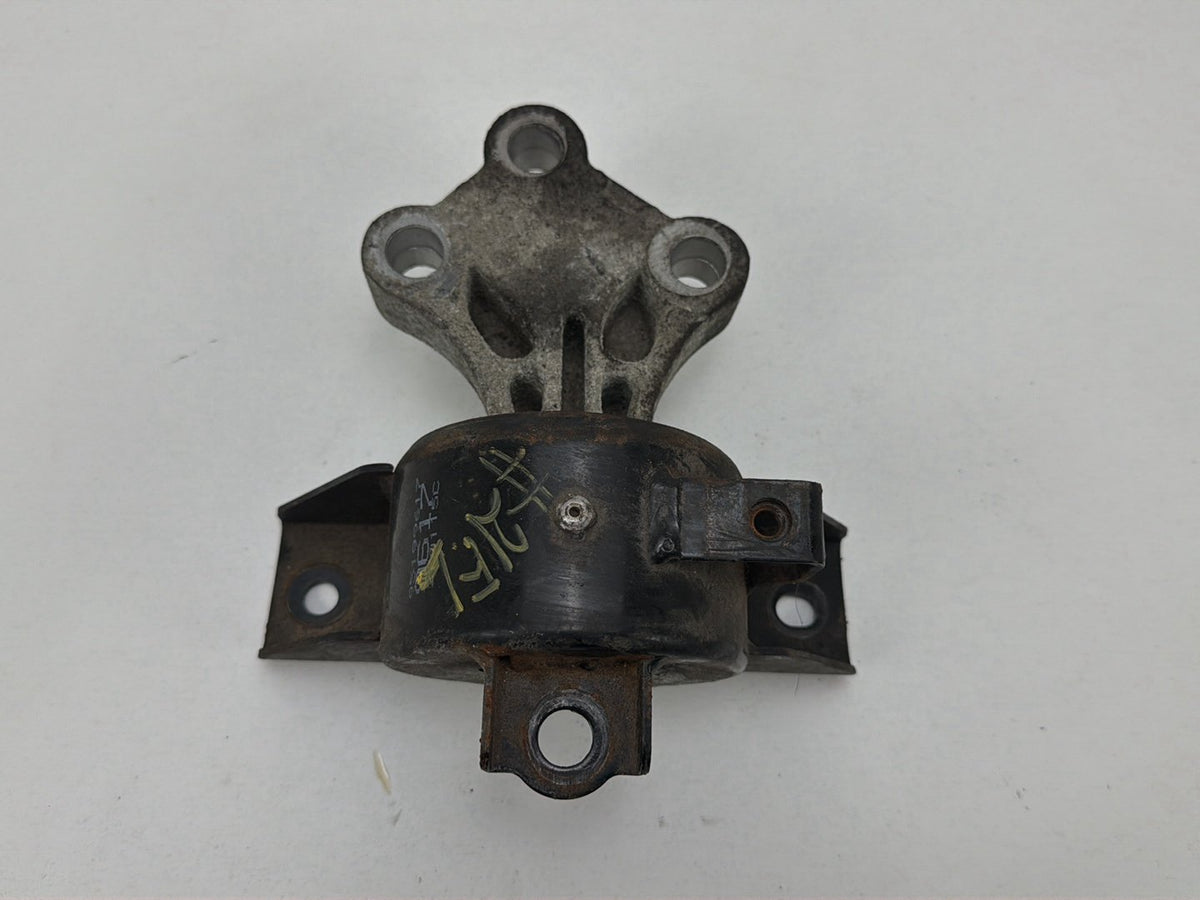 2012-2016 Chevrolet Sonic RS Upper Transmission Mount Bracket OEM