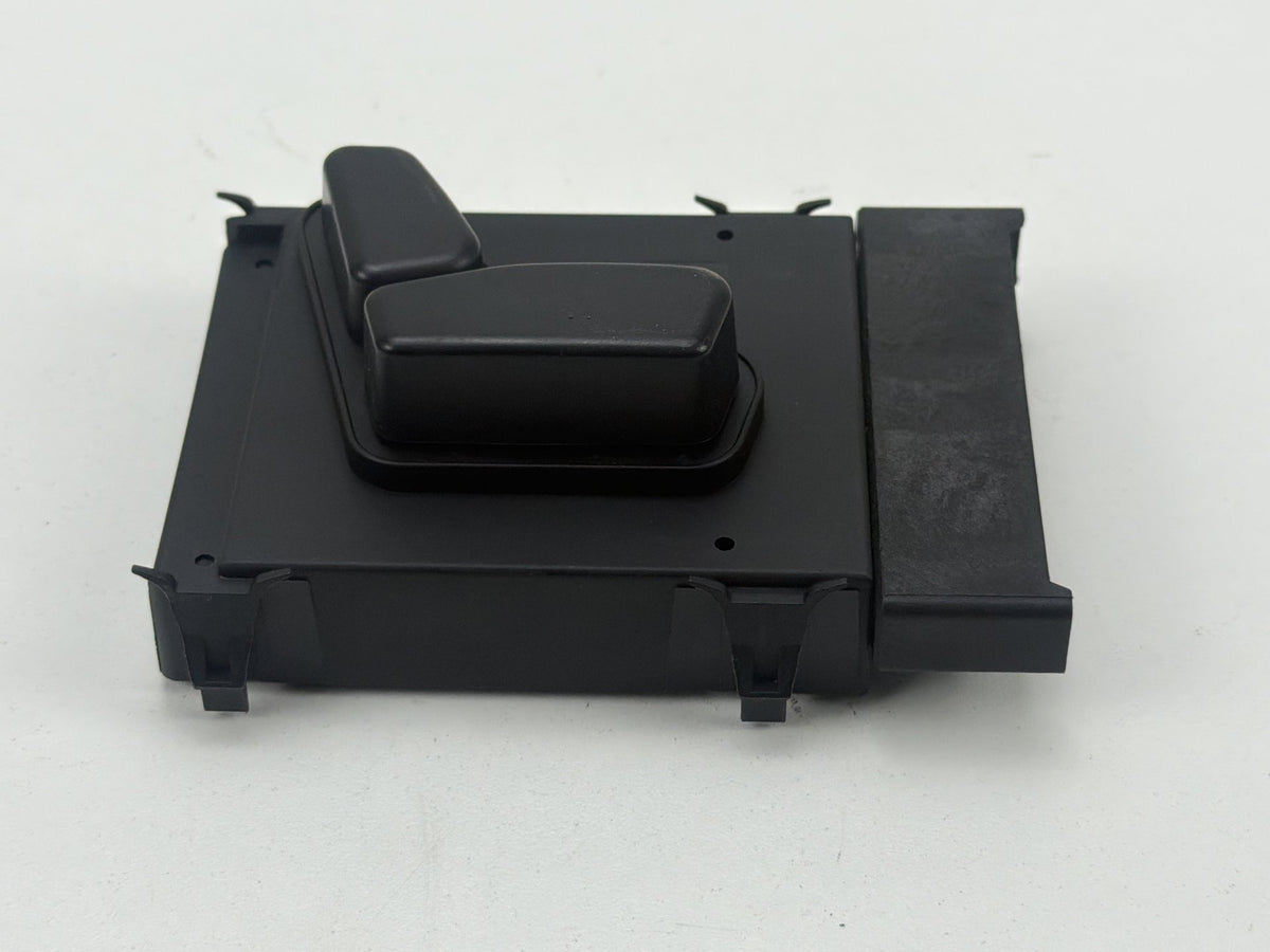 2014-2020 Maserati Quattroporte VI M156 Front Right Side Seat Control Switch OEM