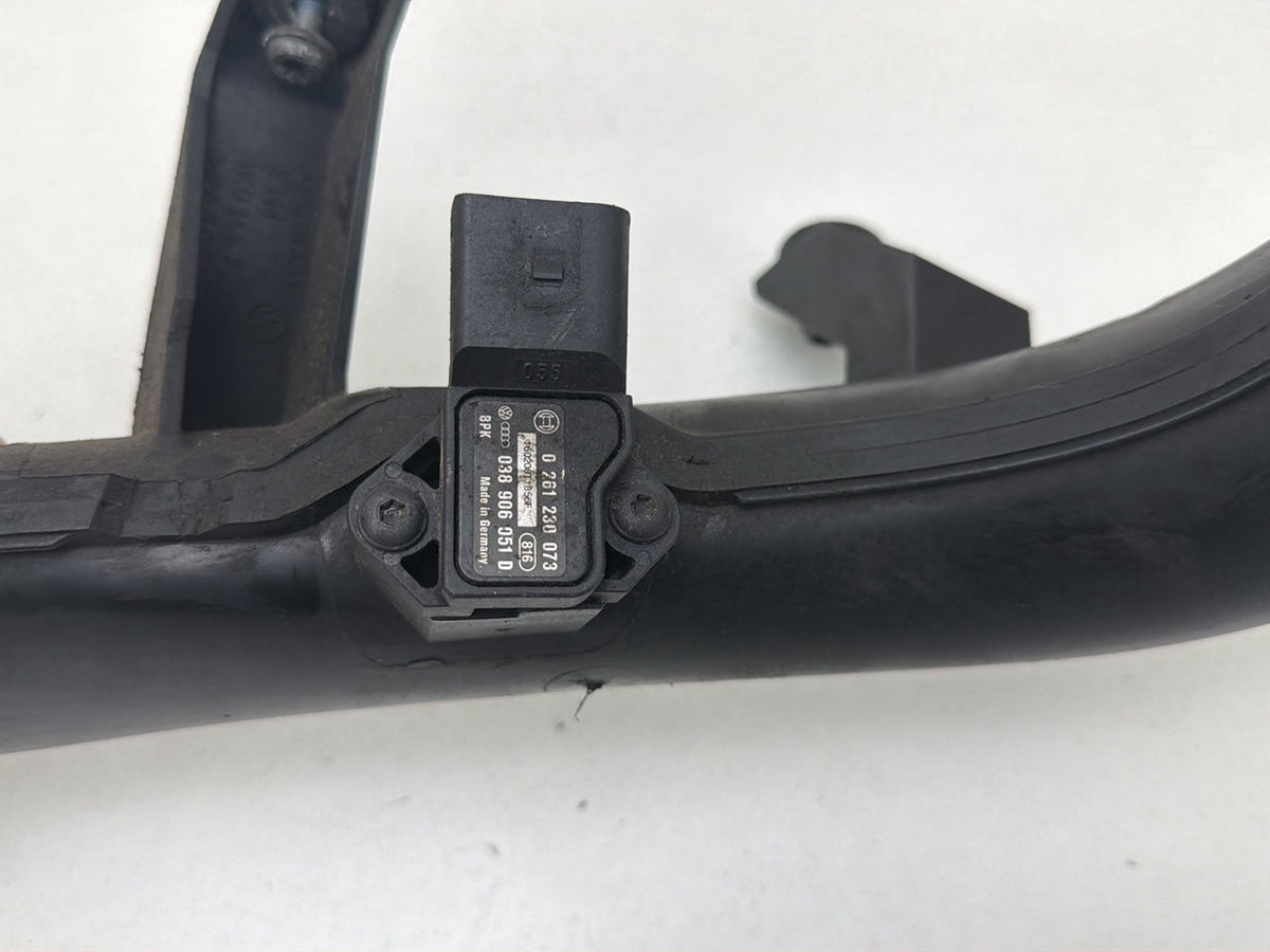 2009-2017 Volkswagen Tiguan MK1-5N-2.0L Turbo Intercooler Hose Pipe w/Sensor OEM