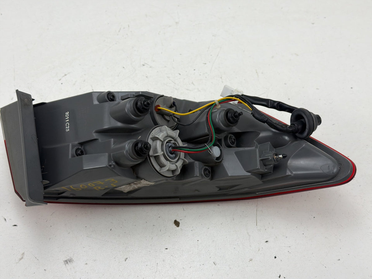 2010-2013 Kia Forte Koup Front Right Passenger Side Quarter Panel Tail Light OEM
