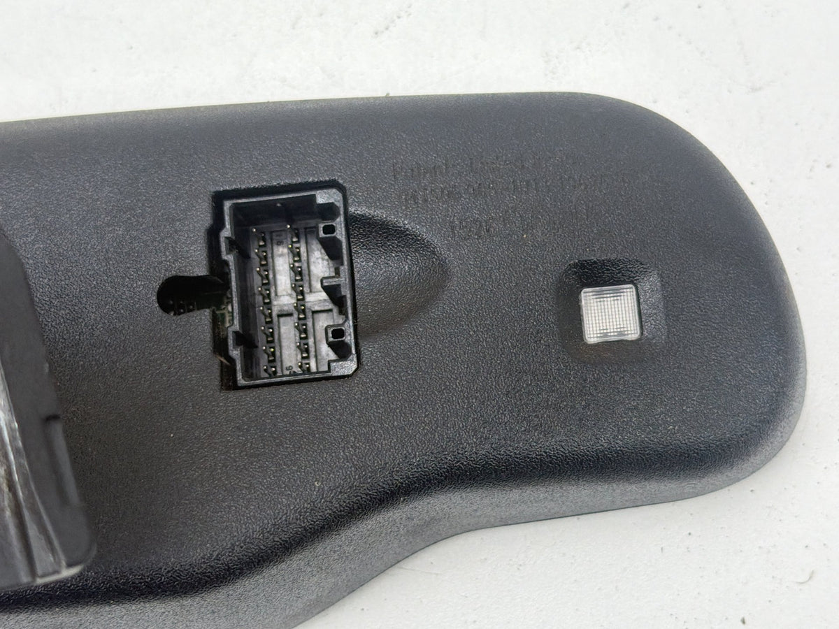 2007-2013 GMC Yukon - Rear View Mirror 15269045 OEM