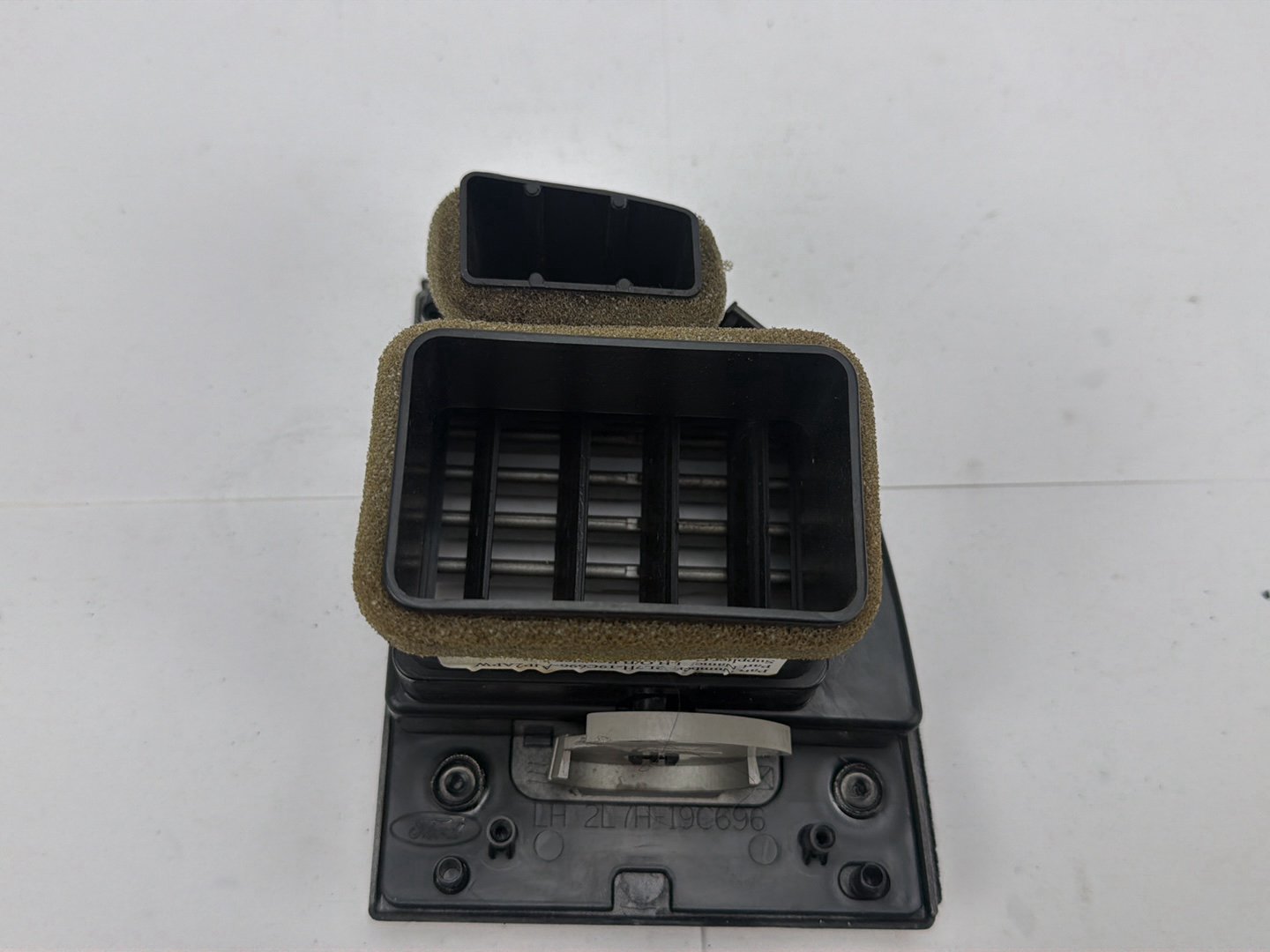 2003-2006 Lincoln Navigator U228-Front Left Climate Control Air Vent 2L7H-19C696 OEM
