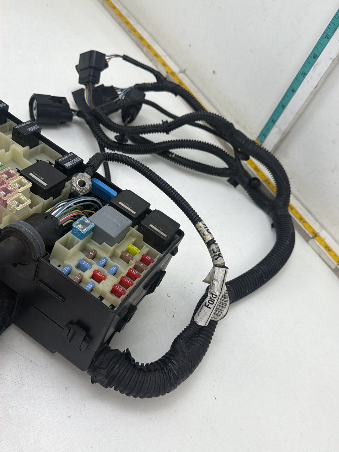 2012-2014 Ford Focus MK2 Engine Compartment Fuse Box With Wiring Harness OEM