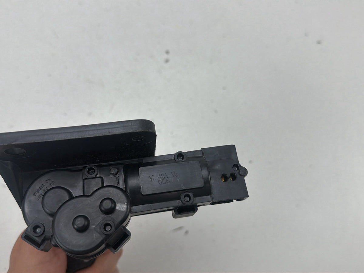 2001-2007 Chrysler Town Country Rear Left Power Quarter Vent Window Motor OEM