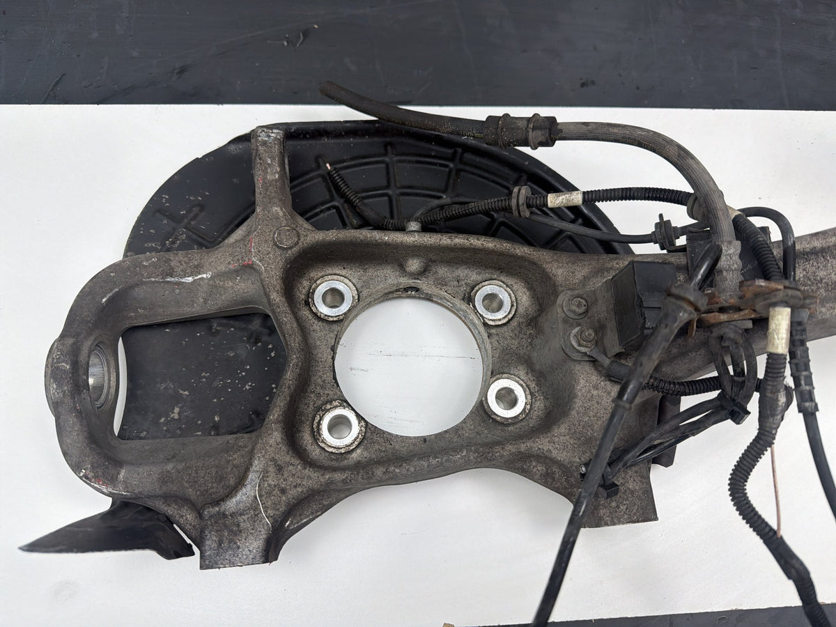 2014-2017 Maserati Quattroporte Rear Left Steering Spindle Knuckle With Hub OEM