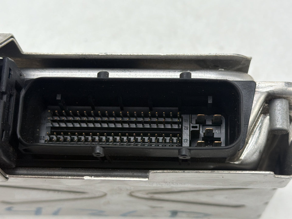 2002-2003 Audi A6 Engine Computer Control Module 8E0 907 411 OEM