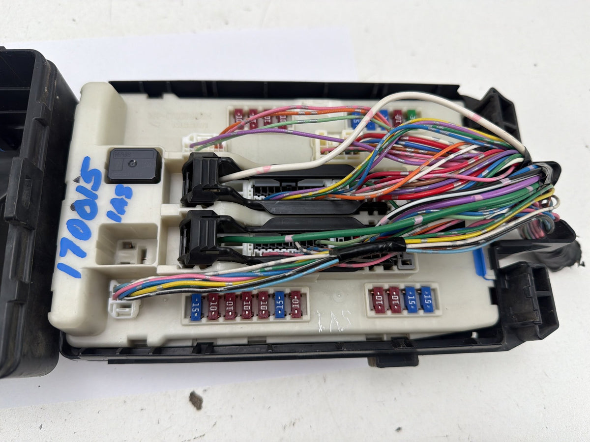 2010-2015 Infiniti G37 Q50 Q60 Fuse Box Relay Module 284B9-JK000 OEM