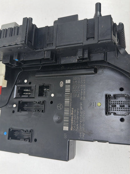 2010-2011 Mercedes-Benz E-Class Rear Sam Module Fuse Relay Box OEM