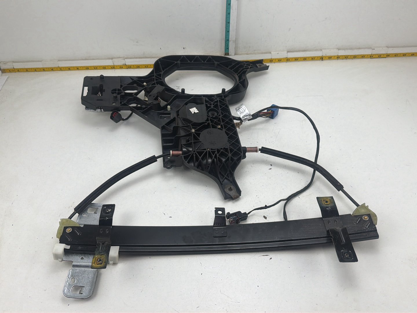 2003-2006 Lincoln Navigator Rear Right Side Power Window Regulator w/ Motor OEM