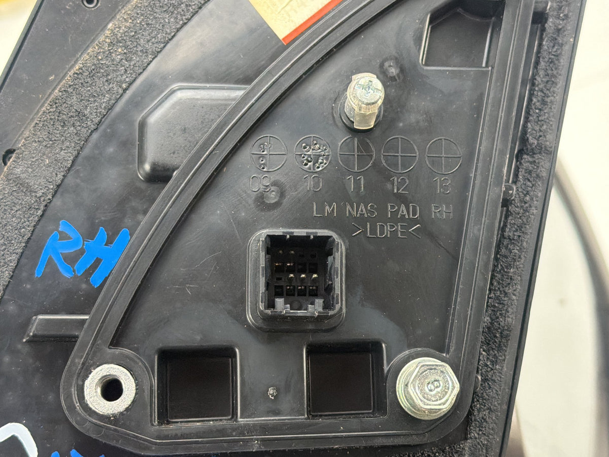 2011-2012 Hyundai Tucson - Passenger Right Side View Door Mirror OEM