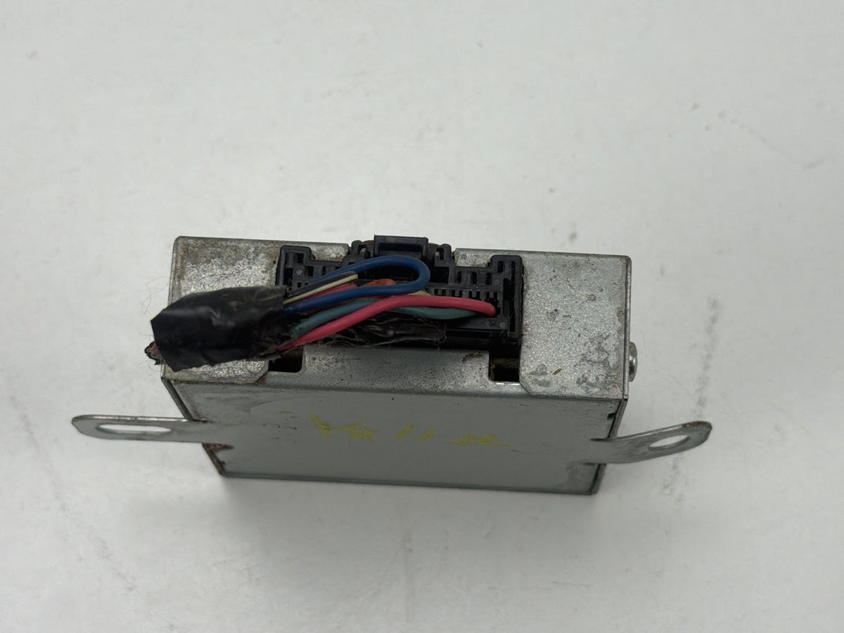 2007-2008 GMC Tahoe - Rear View Camera Display Module 15877571 OEM