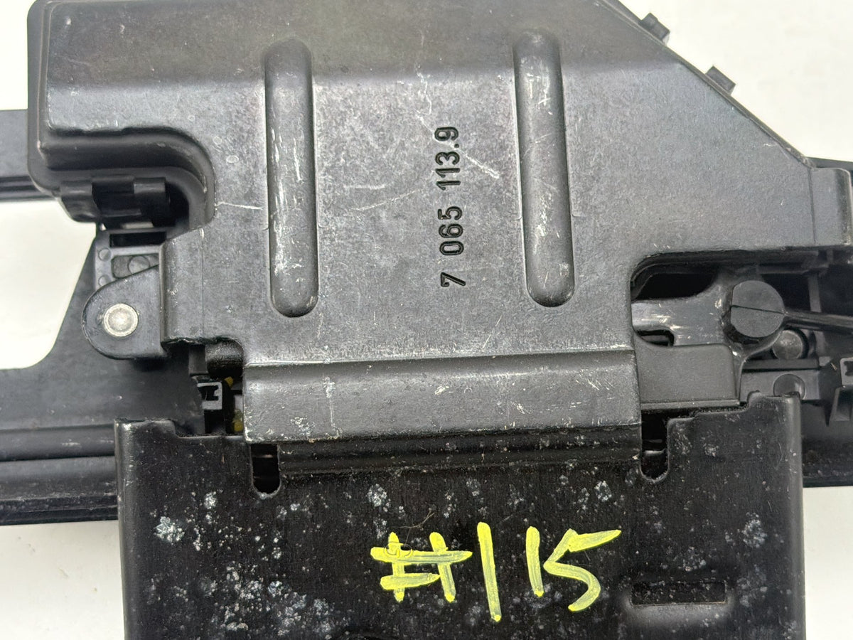 2010-2012 Land Rover Range Rover L322-Tailgate Trunk Lock Actuator 70651139 OEM