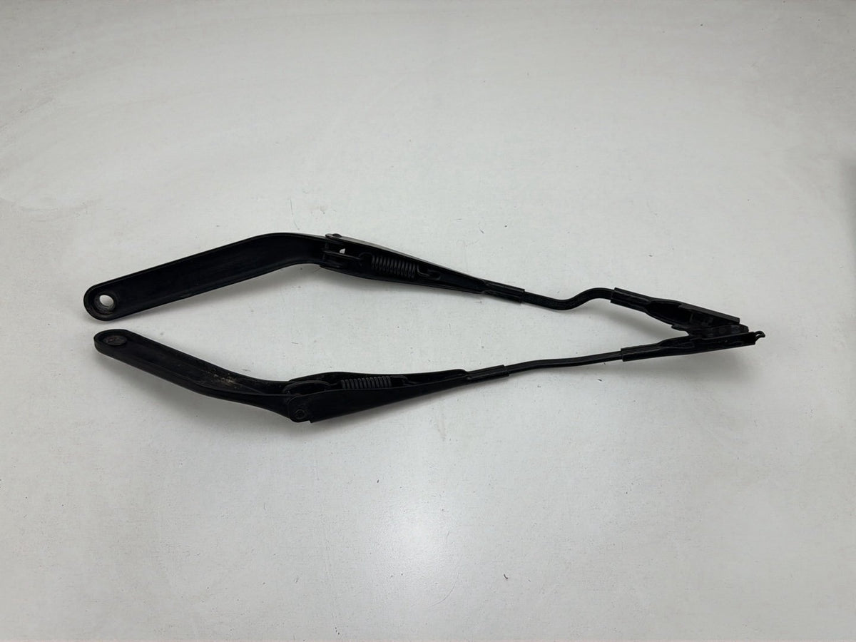 2011-2016 Mini Countryman Cooper S R60 Front Wiper Arm Pair 9806440, 9806441 OEM