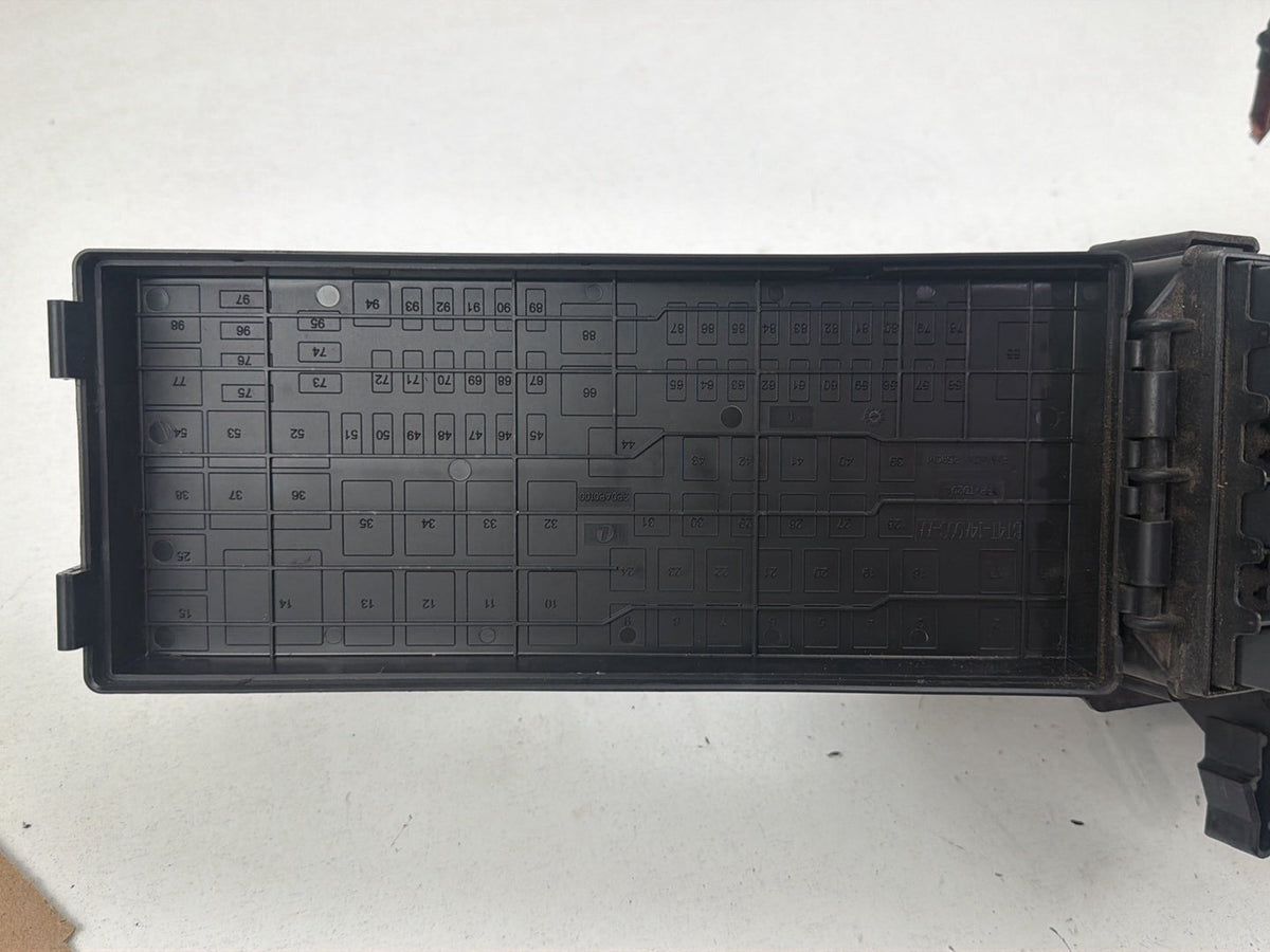 2011-2015 Ford Explorer Engine Bay Fuse Box Relay OEM