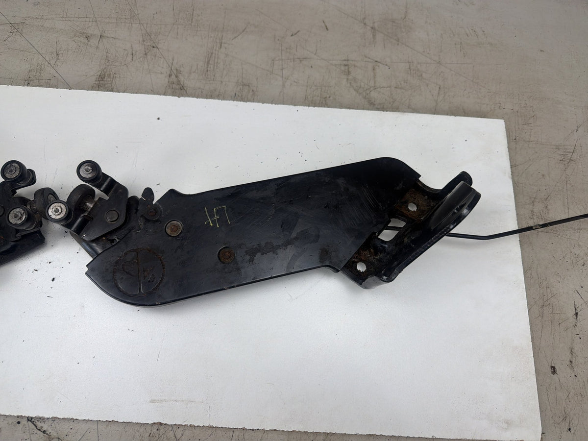 2015-2021 Kia Sedona Right/Left Power Sliding Door Center Roller Latch Hinge OEM