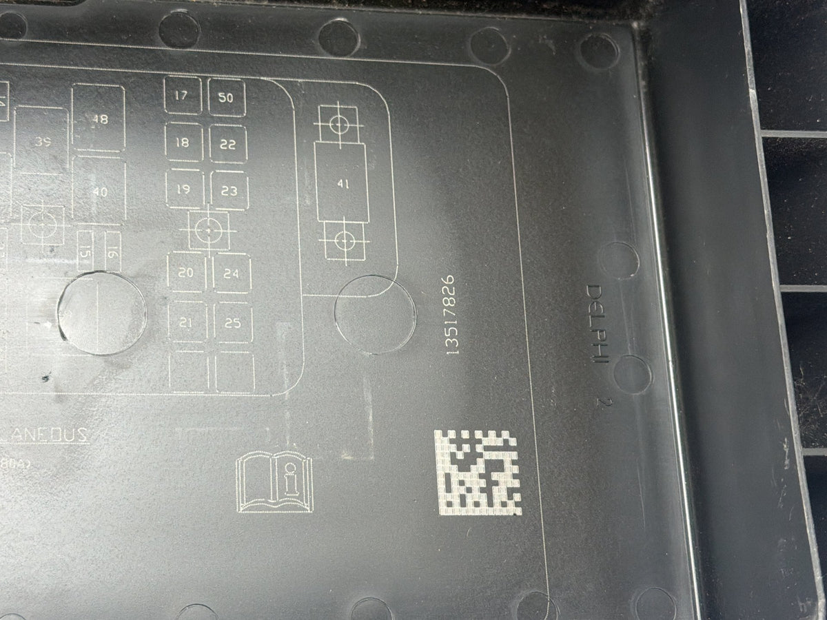 2005-2010 Pontiac G6 Under Hood Fuse Box Cover Lid Relay 13517826 OEM