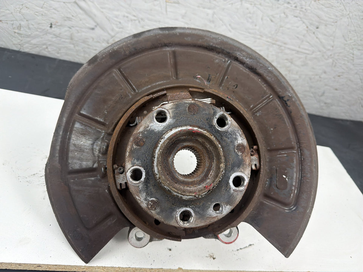 2014-2017 Maserati Quattroporte VI M156 Front Left Side Steering Knuckle Hub OEM