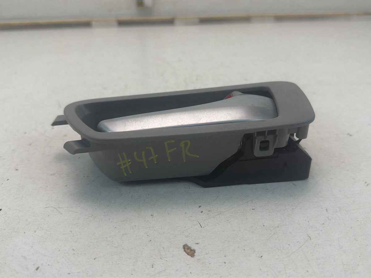 2011-2020 Toyota Sienna L30 -Front Right Passenger Side Door Interior Handle OEM