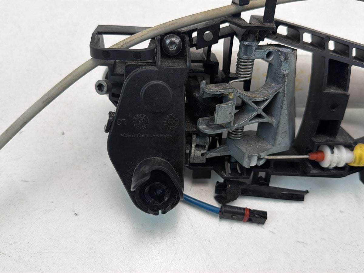 2014-2016 BMW 228i Front Left Driver Side Exterior Door Handle OEM