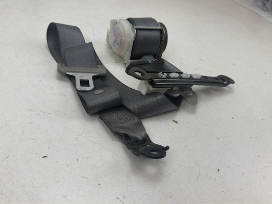 2015-2020 Toyota Sienna 2nd Row Rear Right Side Outer Seat Belt Retractor OEM