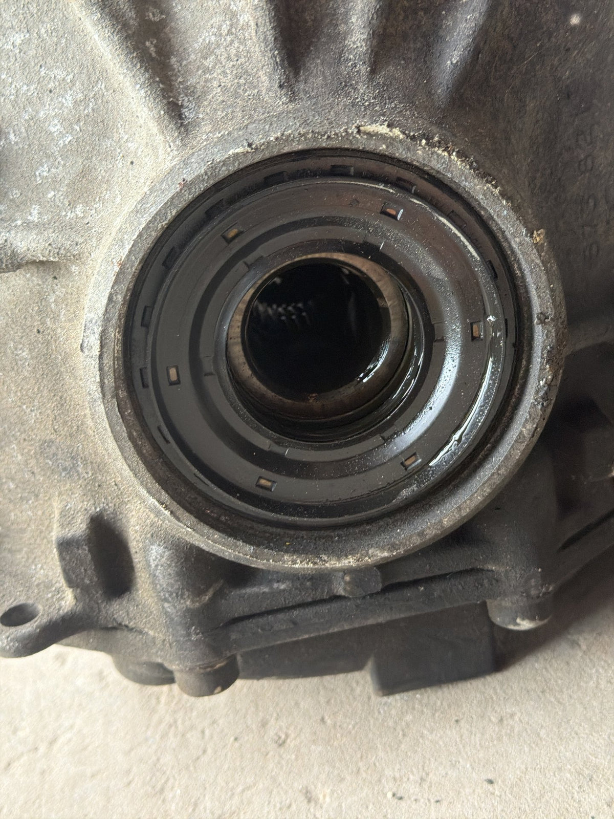 2011-2016 BMW 550i xDrive AWD 4.4L Rear Differential Assembly 7630832-01 OEM
