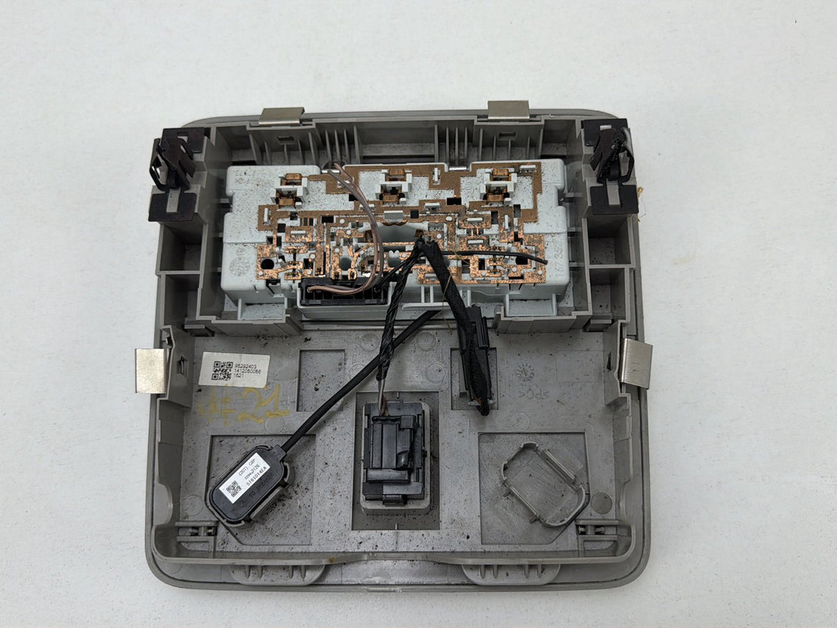 2013-2016 Chevrolet Sonic Front Overhead Roof Console Map Dome Light OEM