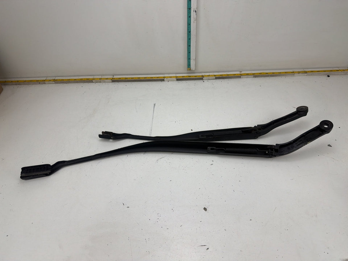 2014-2020 Maserati Ghibli III M157 Front Left-Right Windshield Wiper Arm Set OEM