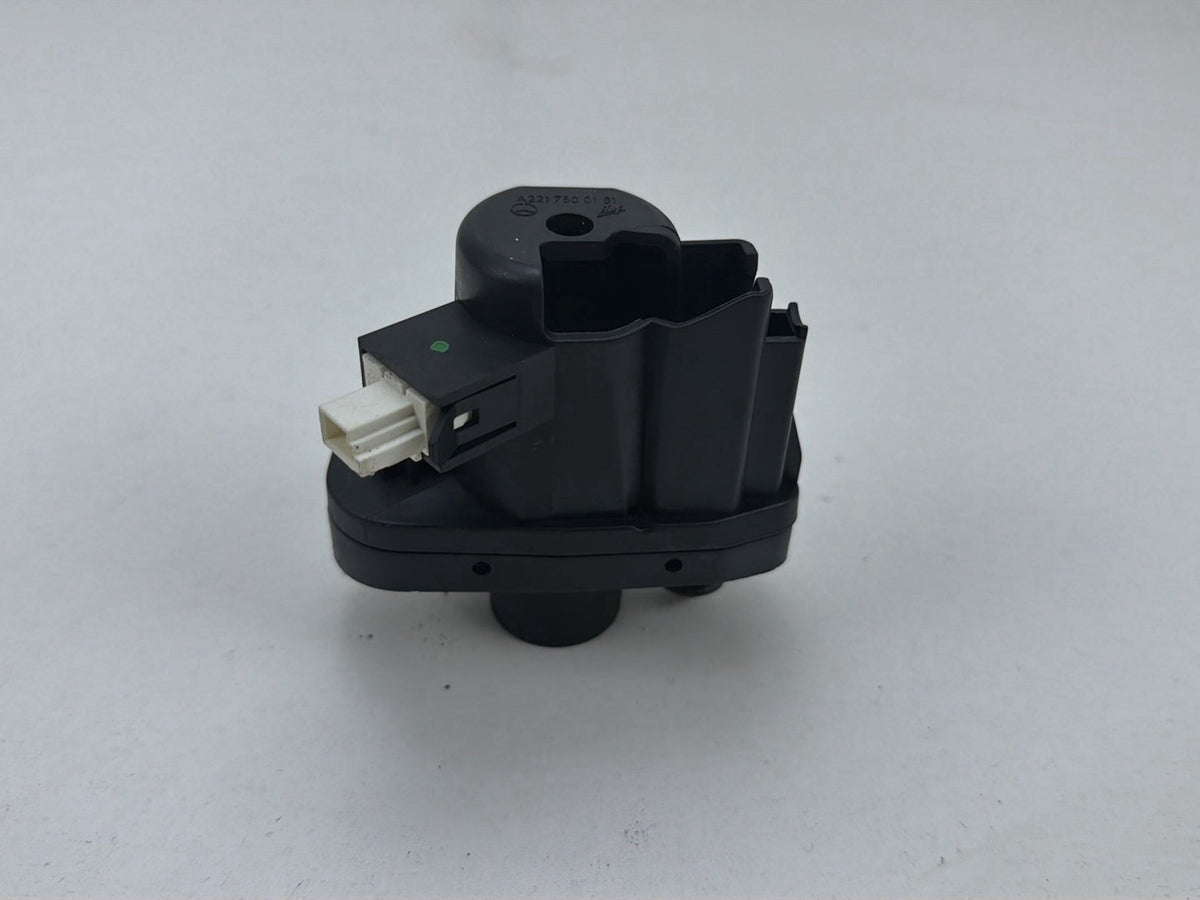 2007-2013 Mercedes-Benz S-Class 550 W221 Trunk Lid Lock Actuator PN: A2217500161 OEM
