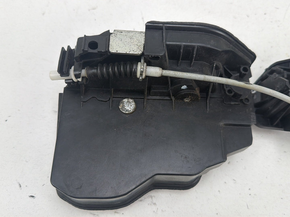 2006-2011 BMW 328i Right Front Door Lock Actuator & Handle Bracket 7202146 OEM