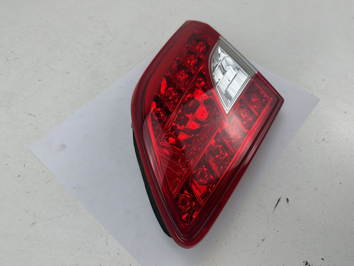 2013-2015 Nissan Sentra Right Side Inner Trunk Lid Tail Light 265503SH5A OEM