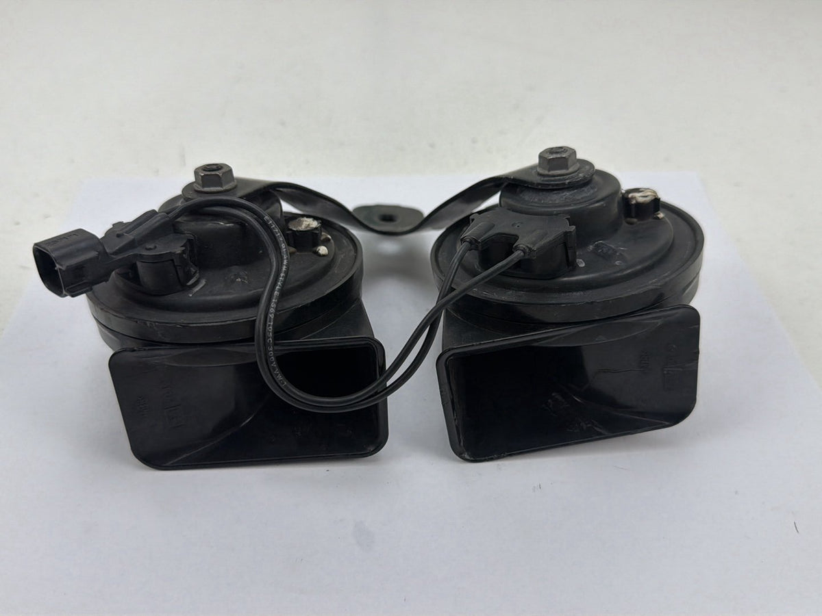 2015-2018 Mercedes-Benz C-Class C300 W205 Dual Warning Alarm Horns Assembly OEM