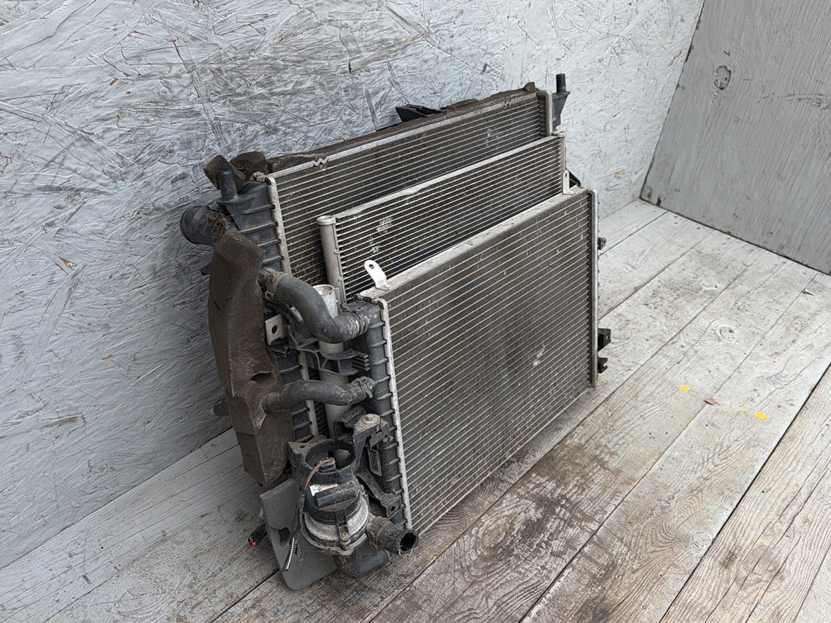 2015-2019 Jaguar XJ X351 A/C Condenser & Cooling Fan Radiator Motor 500.0761 OEM