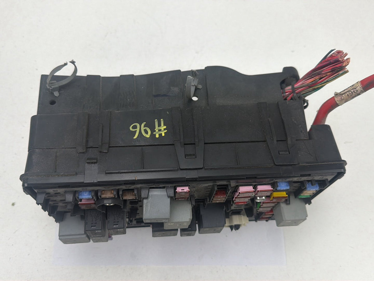 2010 Buick LaCrosse Fuse Box Relay Module 20831466 OEM