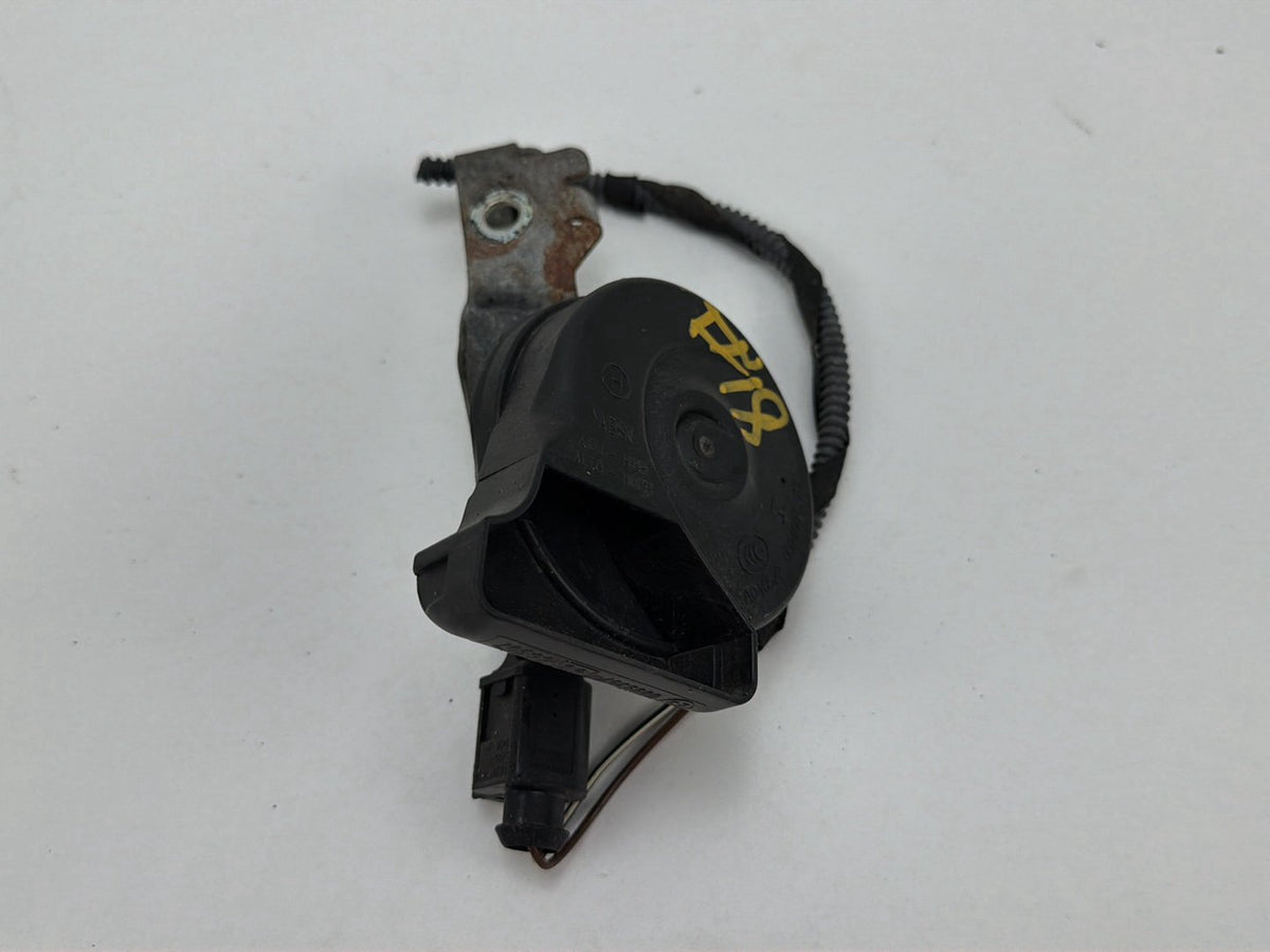 2013-2017 Volkswagen Tiguan Low Note Horn Assembly 5N0951221B OEM