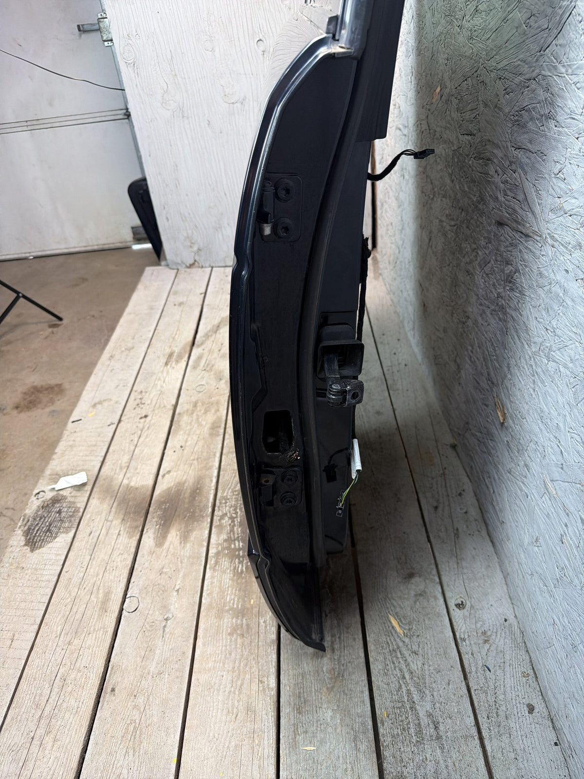 2006-2012 Land Rover Range Rover Rear Right Side Door Shell w/Glass OEM