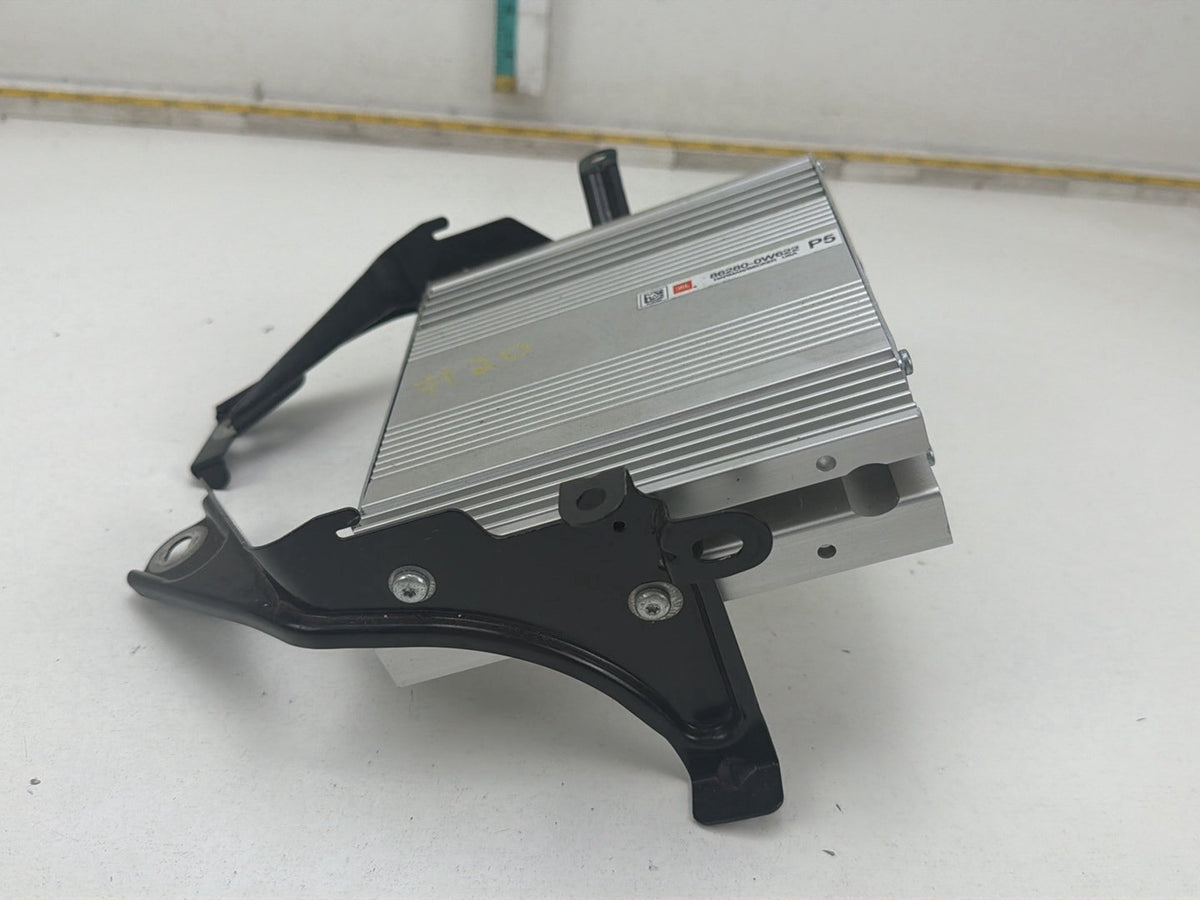 2010-2015 Toyota Prius W30- JBL Harman Becker AMP Amplifier 86280-0W622 OEM