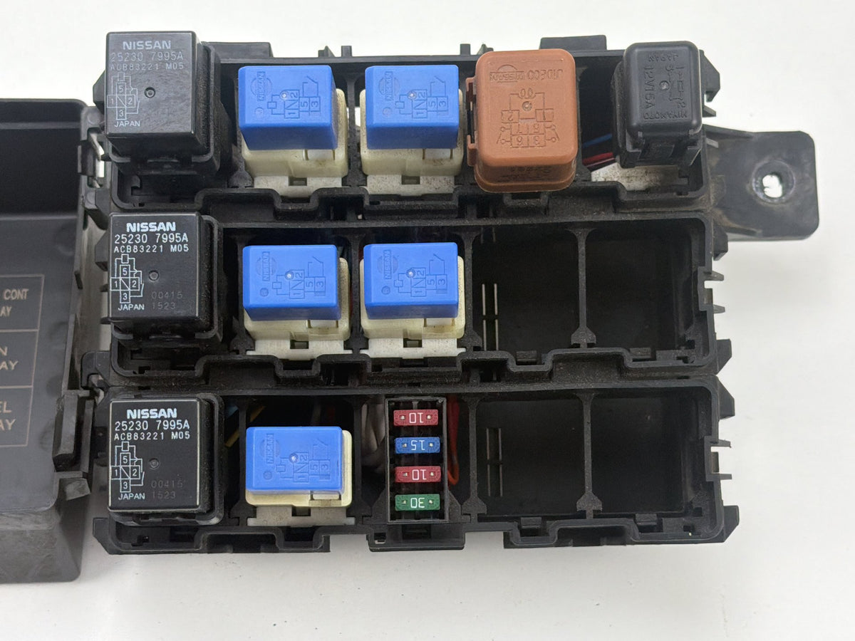 2011-2013 Infiniti QX56 Engine Fuse Relay Junction Block Box 24382-1LA1C OEM