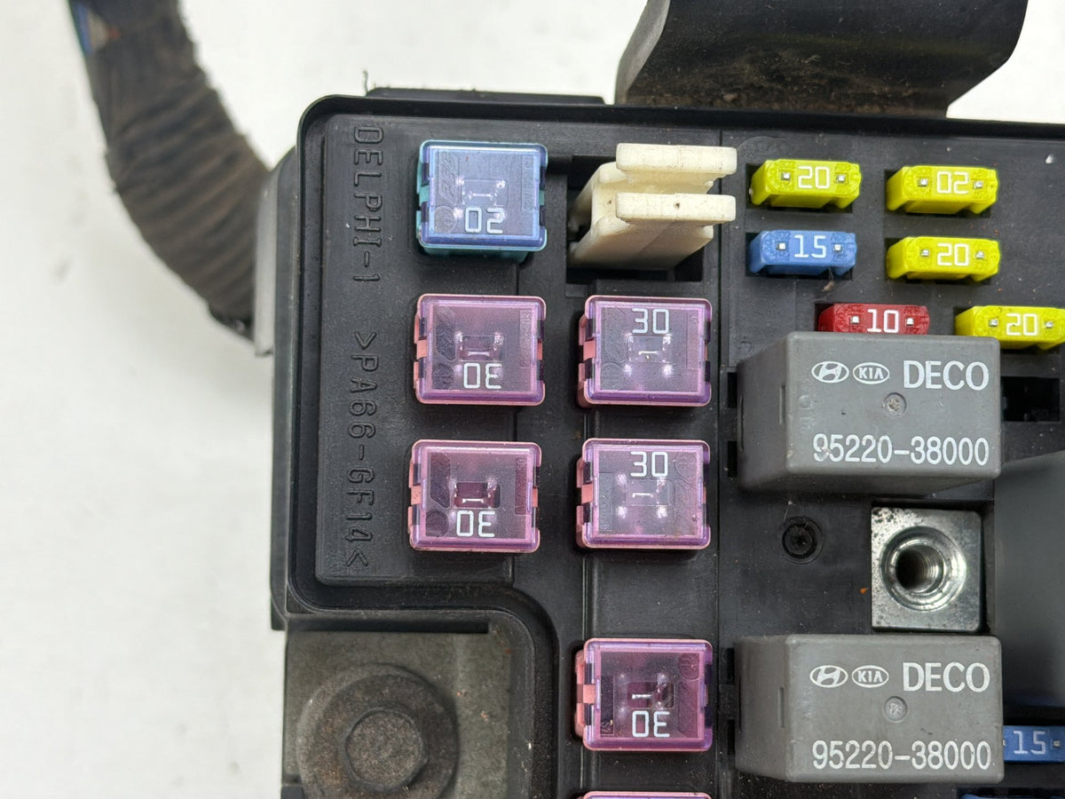 2004-2006 Kia Amanti Engine Fuse Relay Box Module OEM