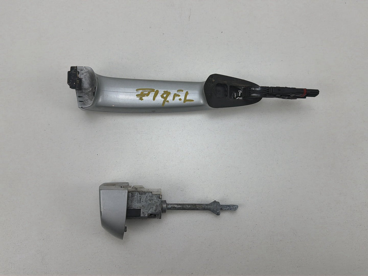 2013-2014 BMW X1 E84- Left Front Door Exterior Handle OEM