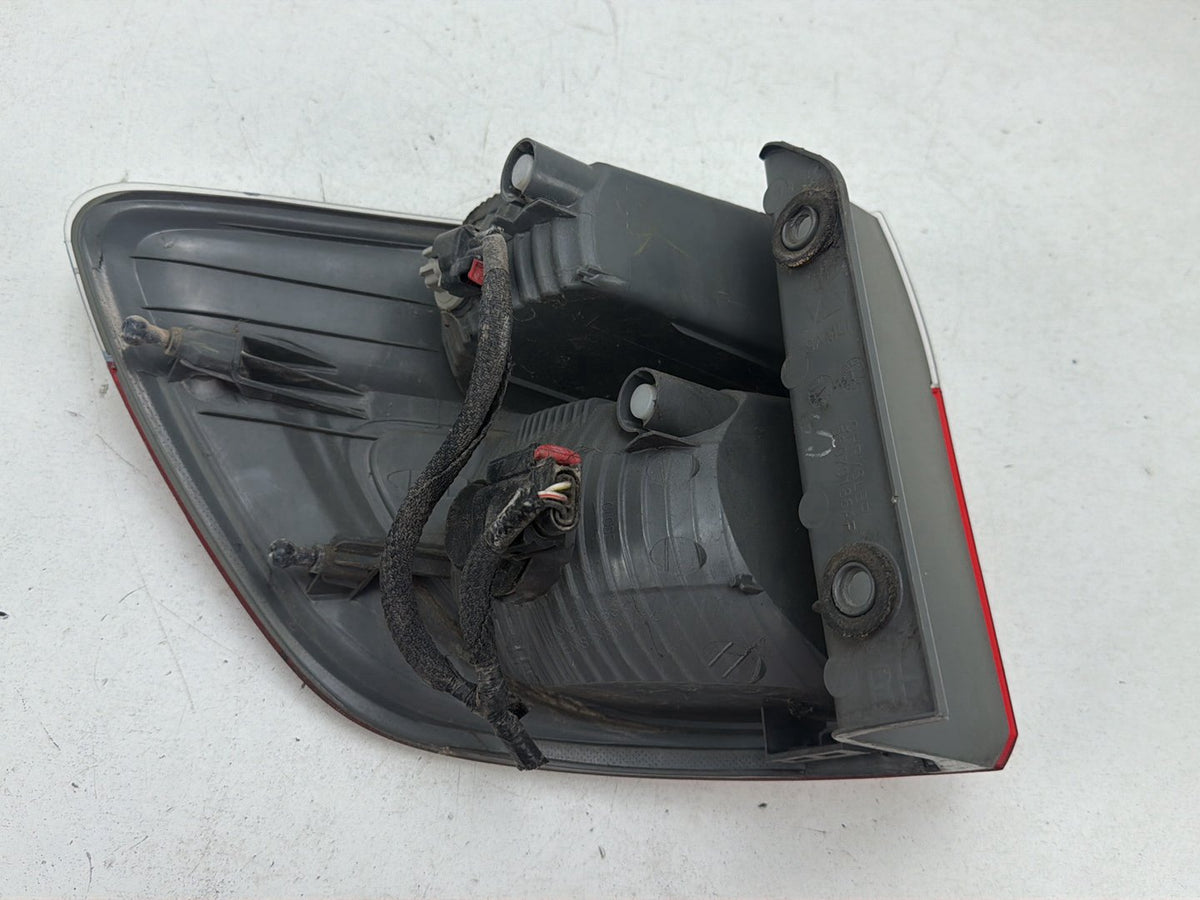 2011-2013 Dodge Durango WD - Rear Right Passenger Tail Light 55079136AF OEM