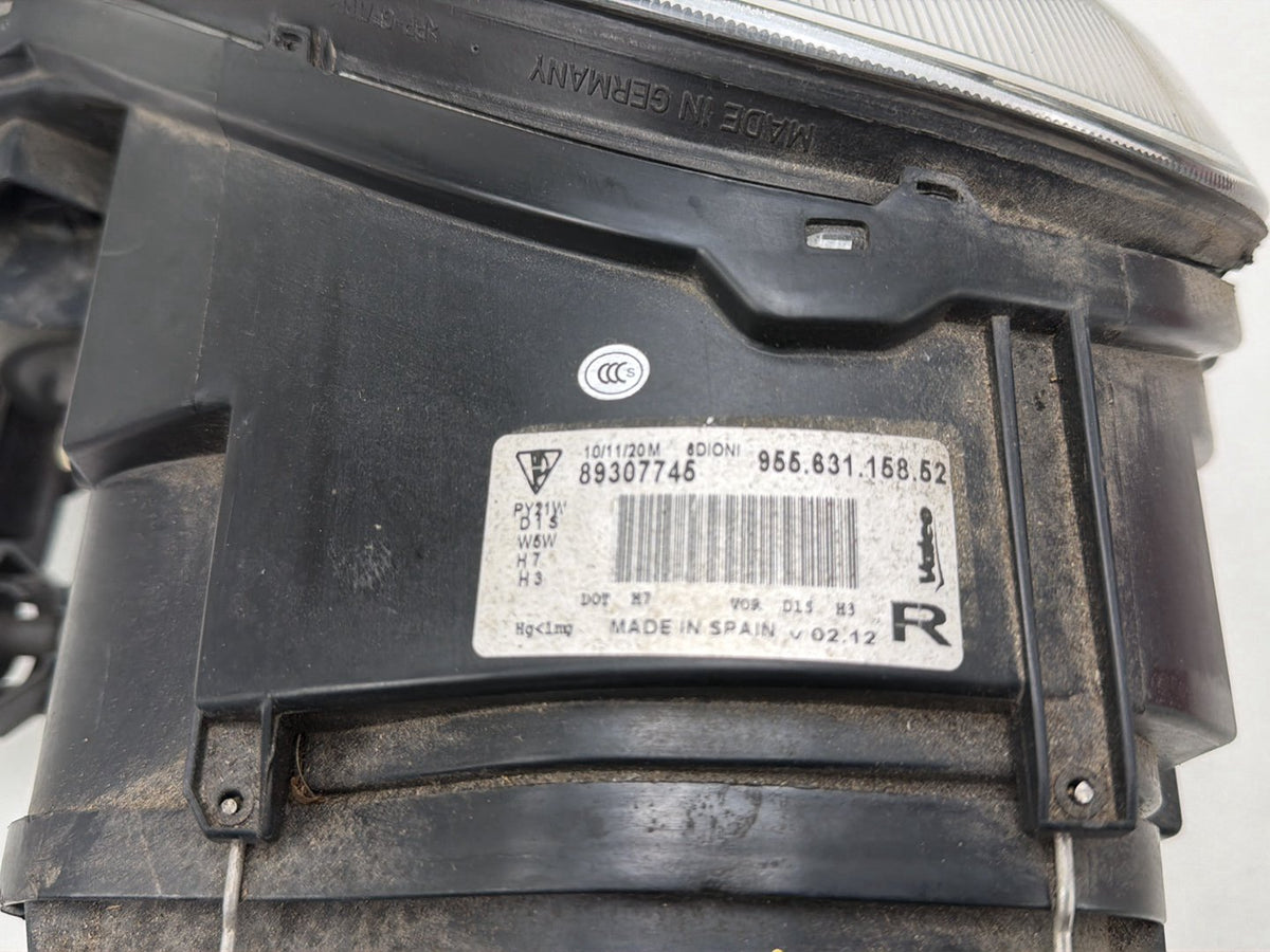 2004 Porsche Cayenne 9PA SUV Right Headlamp 89307745 OEM