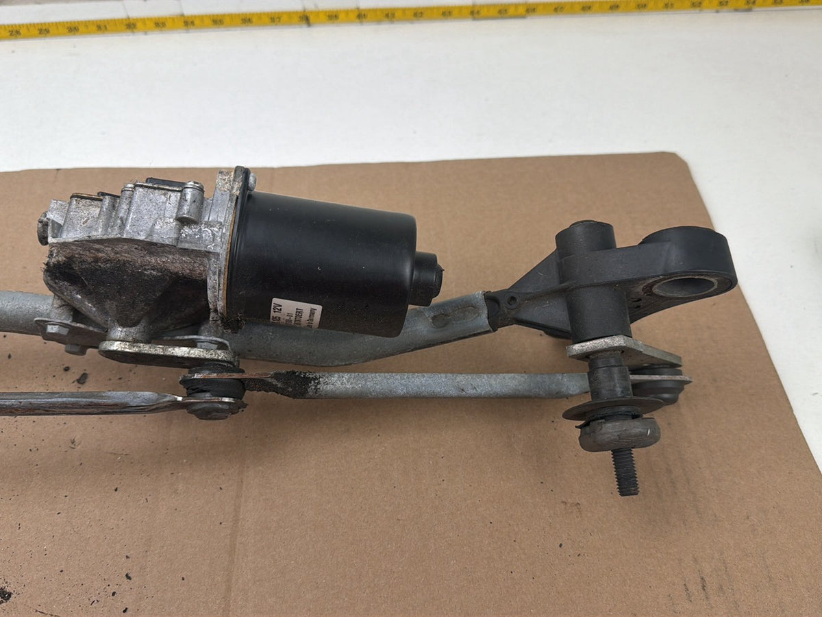 2008-2010 BMW 528i E60 Front Windshield Wiper Motor Linkage 7193995 OEM