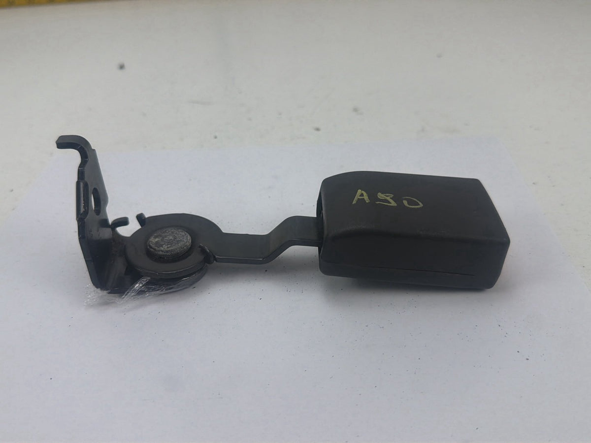 2012-2015 Mercedes-Benz ML550 Rear Right Passenger Side Seat Belt Buckle OEM