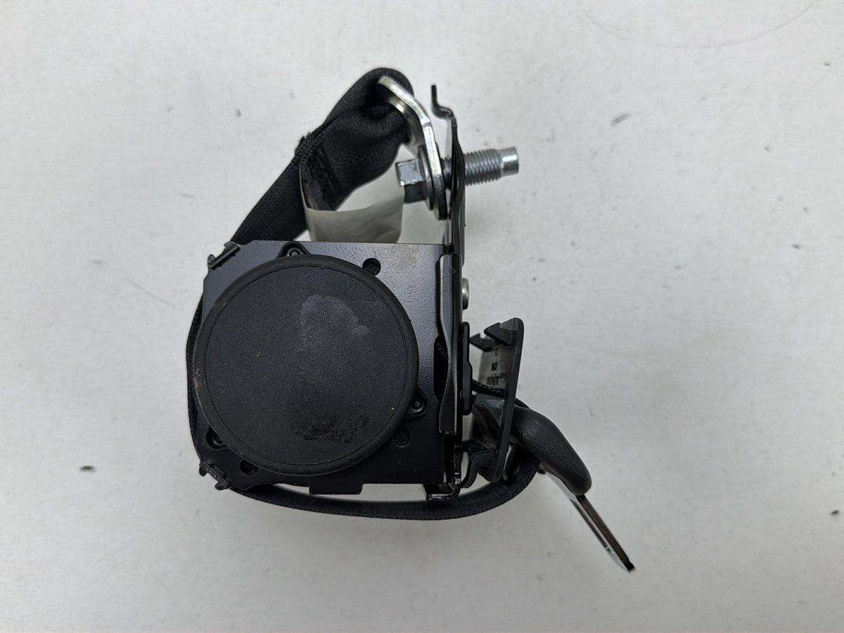 2015-2019 Nissan Sentra Rear Centre 2nd Row Seat Belt Retractor 646401563A OEM