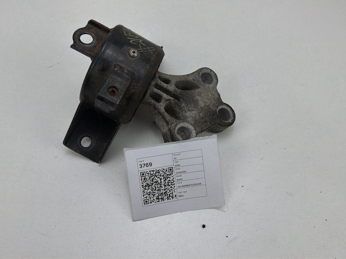 2012-2016 Chevrolet Sonic RS Upper Transmission Mount Bracket OEM