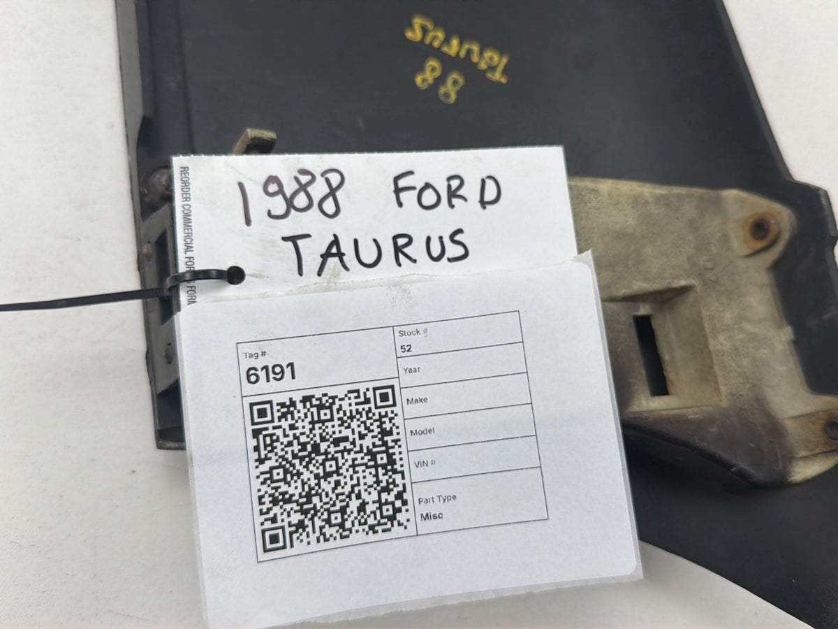 1986-1989 Ford Taurus Rear Trunk Lid Finish Panel Trim Emblem Moulding OEM