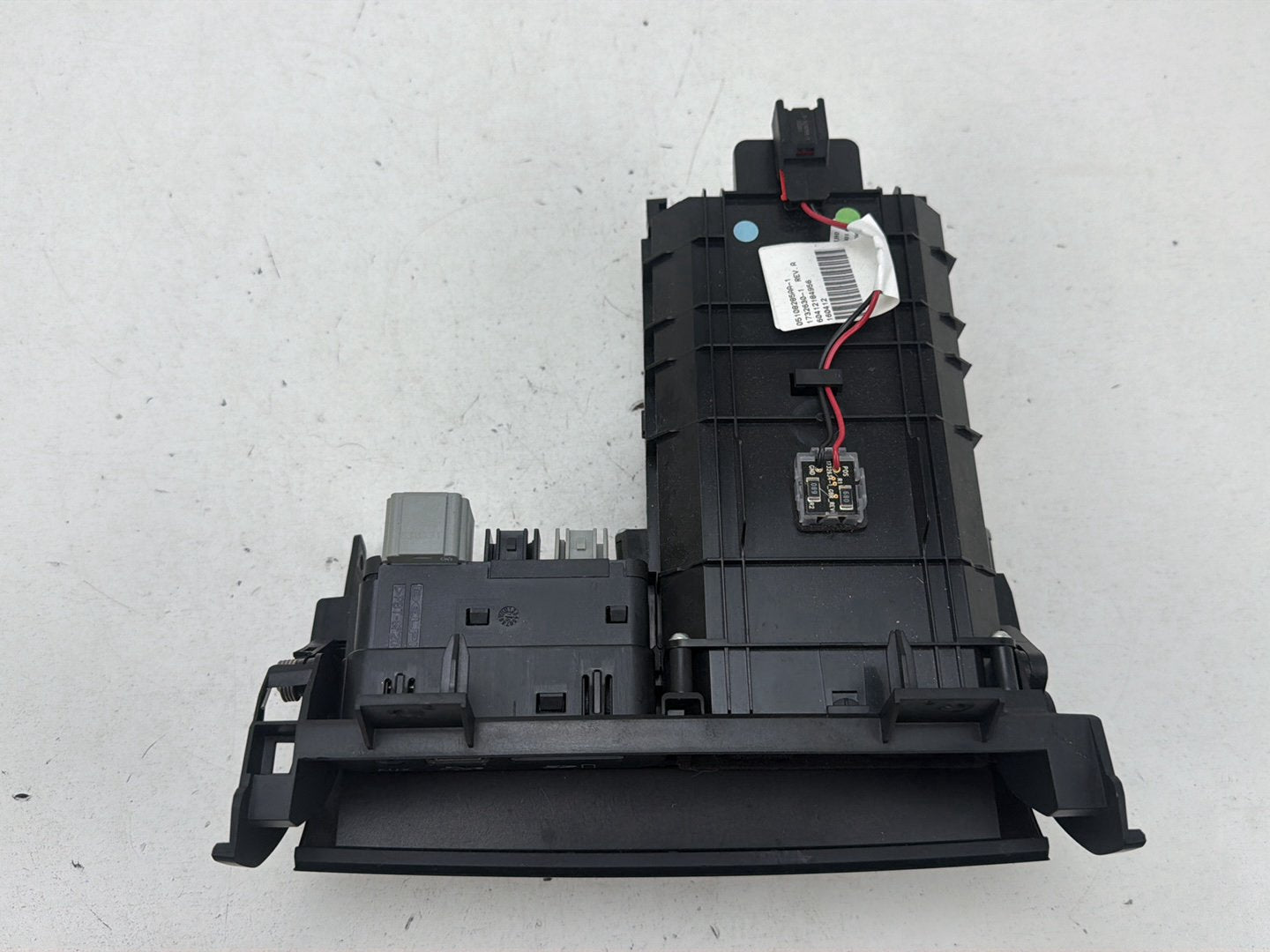 2014-2017 Maserati Ghibli Dash AUX USB Phone Storage Box Compartment OEM