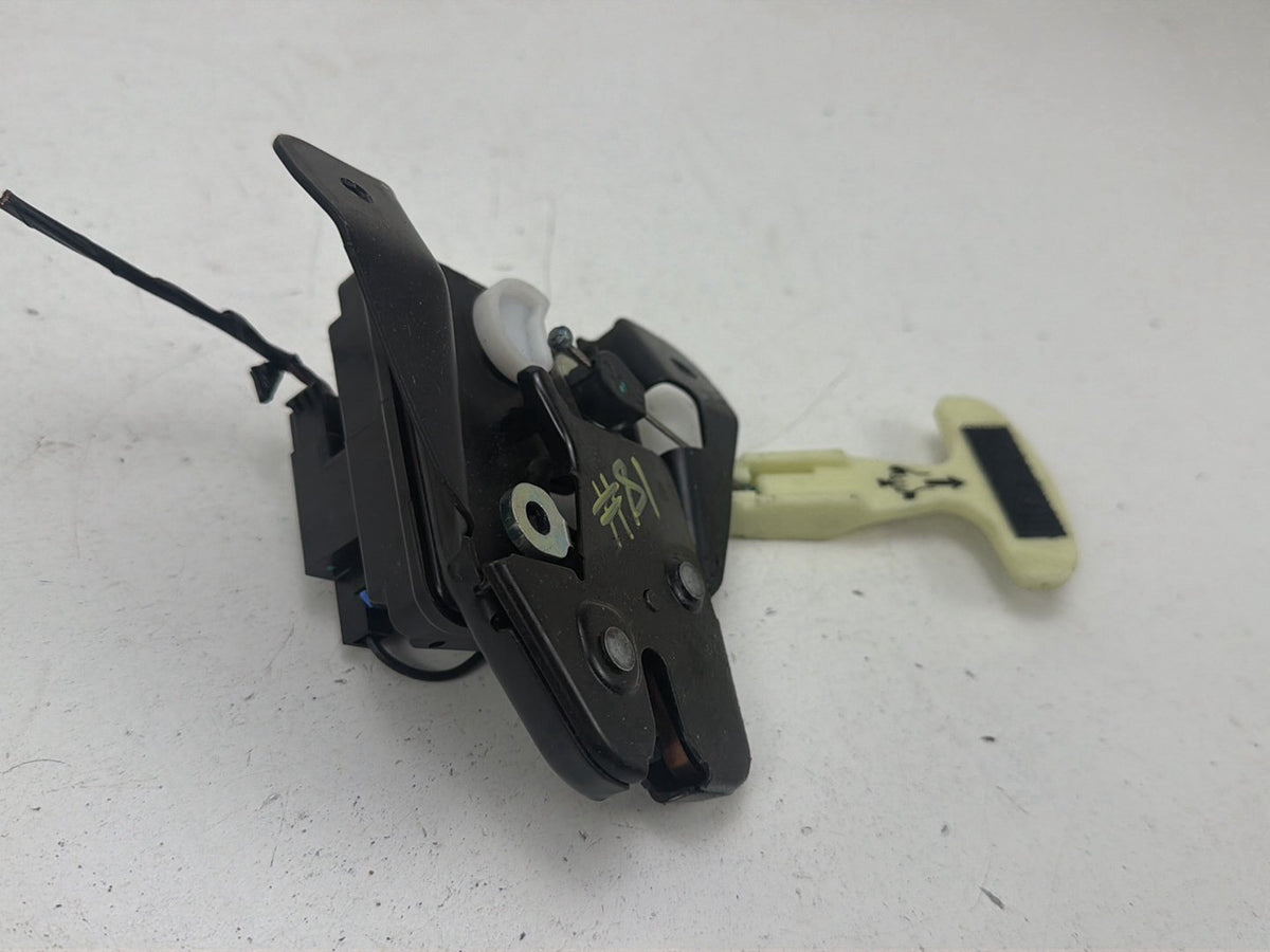 2014-2017 Maserati Ghibli Rear Trunk Lid Latch Lock Actuator w/ Pull Handle OEM