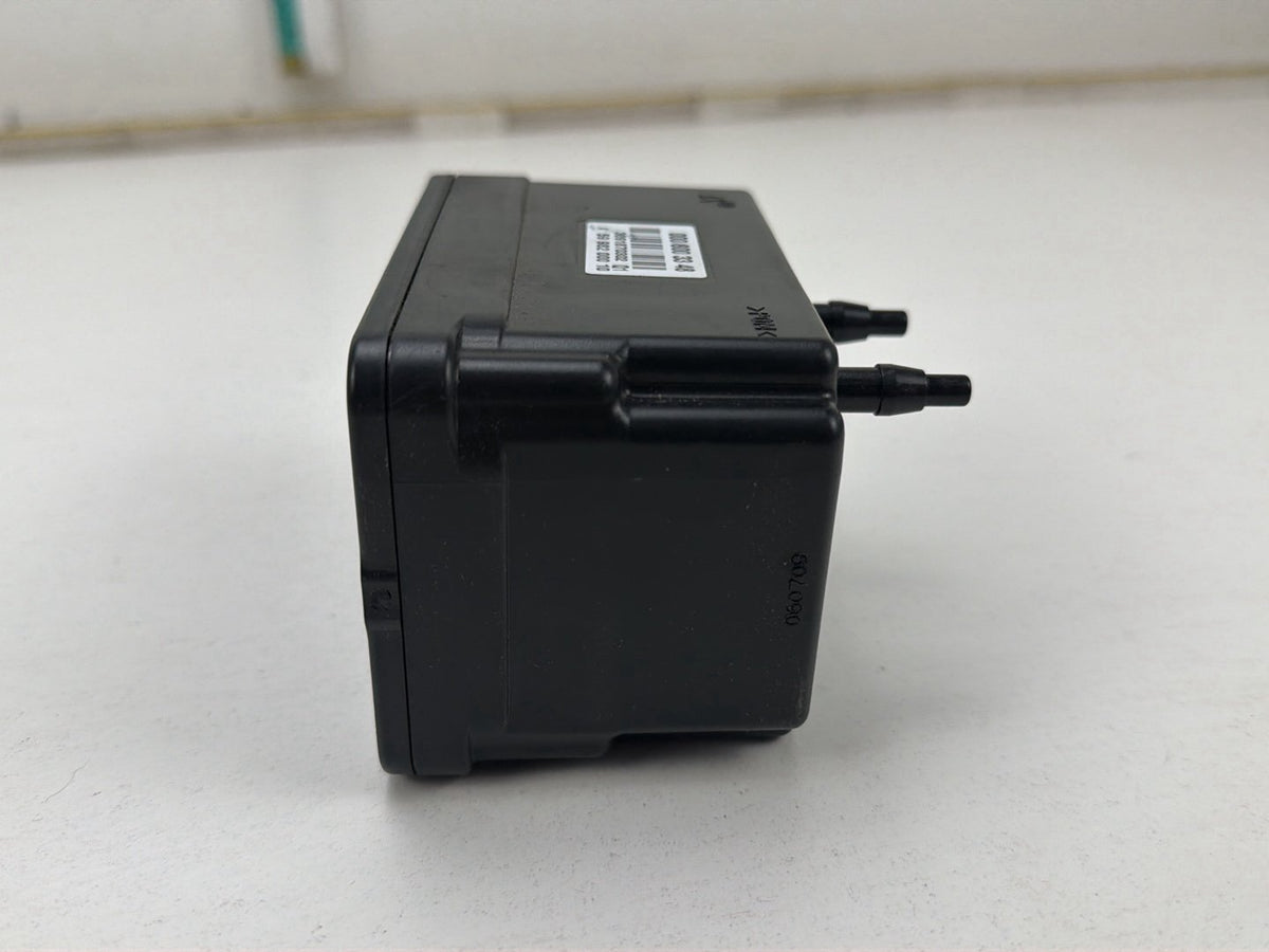 2010-2014 Mercedes-Benz E-Class-Vacuum Pump Seat Control 0008003348 OEM